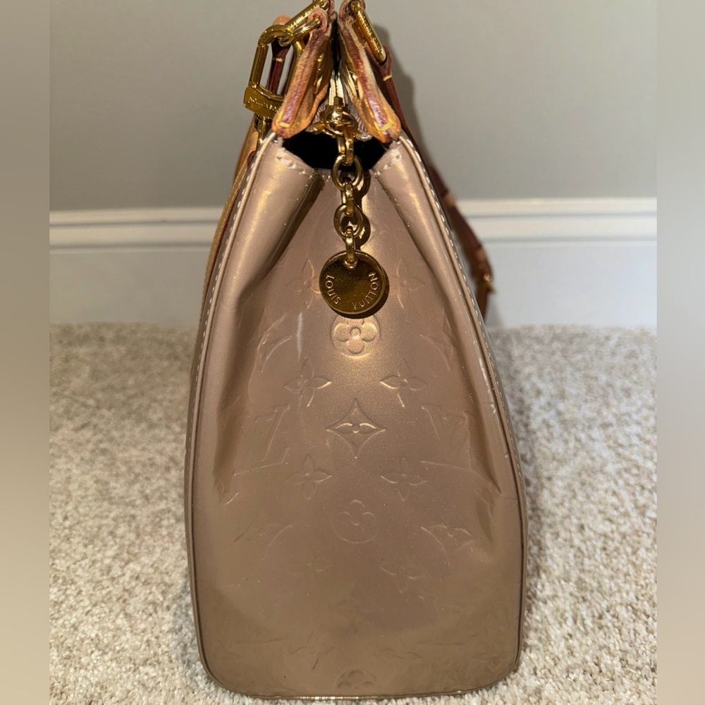 Louis Vuitton Brea GM Vernis Poudre - Picture 4 of 16